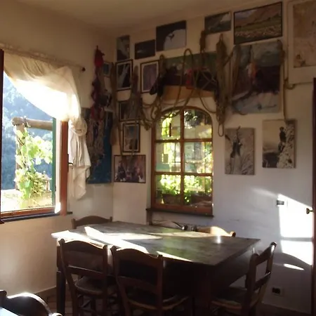 Agriturismo Aspettando Il Sole مزرعة للإقامة *