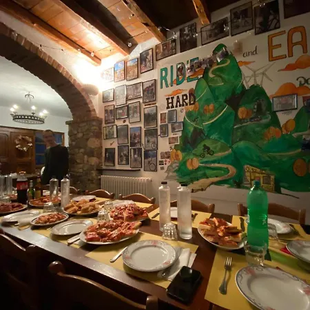 Agriturismo Aspettando Il Sole مزرعة للإقامة اوركو فيغلينو